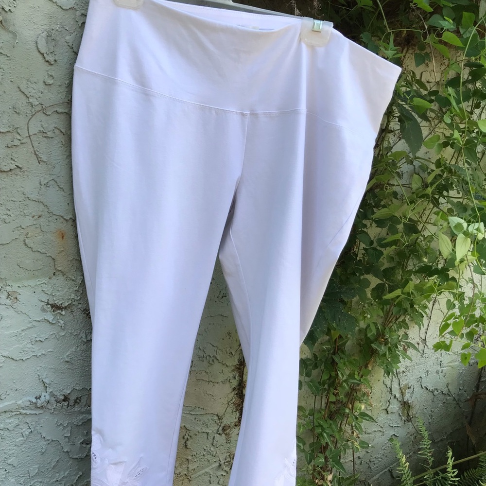 Zenergy by Chico white crop leggings